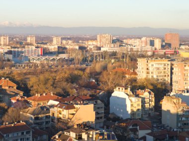 Bulgaristan 'ın Nebet Tepe tepesinden Filibe kentinin şaşırtıcı Günbatımı Panoraması
