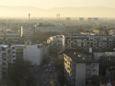 Bulgaristan 'ın Nebet Tepe tepesinden Filibe kentinin şaşırtıcı Günbatımı Panoraması