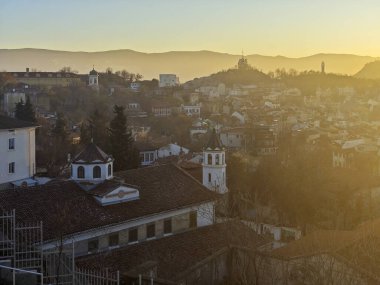 Bulgaristan 'ın Nebet Tepe tepesinden Filibe kentinin şaşırtıcı Günbatımı Panoraması