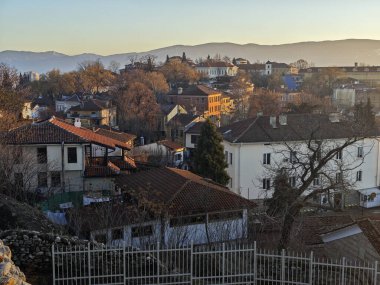 Bulgaristan 'ın Nebet Tepe tepesinden Filibe kentinin şaşırtıcı Günbatımı Panoraması