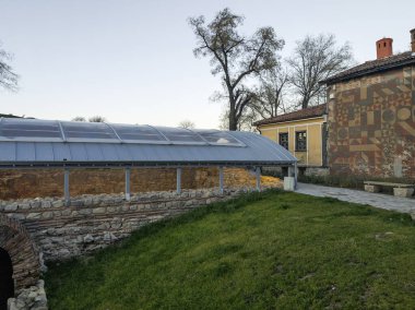 Bulgaristan 'ın Nebet Tepe tepesinden Filibe kentinin şaşırtıcı Günbatımı Panoraması