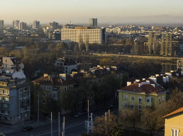 Bulgaristan 'ın Nebet Tepe tepesinden Filibe kentinin şaşırtıcı Günbatımı Panoraması