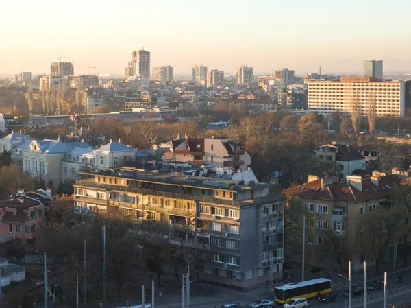 Bulgaristan 'ın Nebet Tepe tepesinden Filibe kentinin şaşırtıcı Günbatımı Panoraması