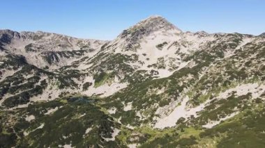 Bulgaristan 'ın Banderitsa Bölgesi yakınlarındaki Pirin Dağı' nın şaşırtıcı hava manzarası
