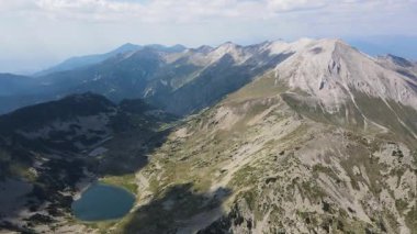 Bulgaristan 'ın Banderitsa Bölgesi yakınlarındaki Pirin Dağı' nın şaşırtıcı hava manzarası