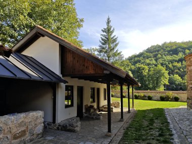 Sırbistan 'ın St. John İlahiyatçısı Ortaçağ Poganovo Manastırı' nın şaşırtıcı manzarası