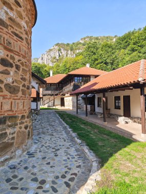 Sırbistan 'ın St. John İlahiyatçısı Ortaçağ Poganovo Manastırı' nın şaşırtıcı manzarası