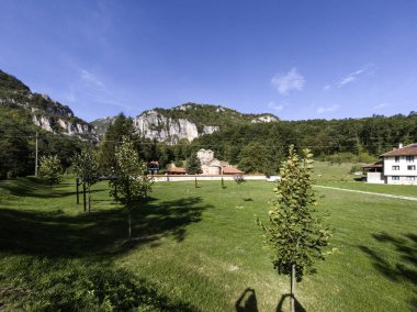 Sırbistan 'ın St. John İlahiyatçısı Ortaçağ Poganovo Manastırı' nın şaşırtıcı manzarası