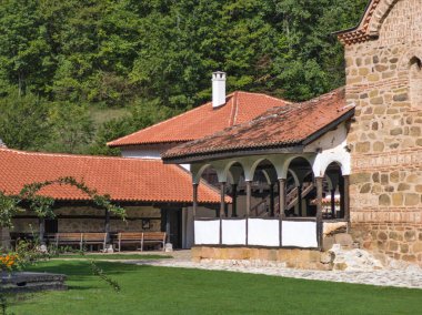 Sırbistan 'ın St. John İlahiyatçısı Ortaçağ Poganovo Manastırı' nın şaşırtıcı manzarası