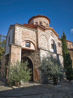Bulgaristan 'ın Filibe Bölgesi' ndeki Ortaçağ Bachkovo Manastırı Manastırı 'nın sonbahar manzarası