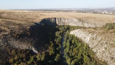 Bulgaristan 'ın Altın Panega Nehri boyunca Iskar Panega Geopark' ın hava manzarası