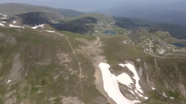 Bulgaristan 'ın Yedi Rila Gölü yakınlarındaki Rila Dağı' nın şaşırtıcı hava manzarası