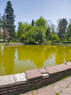 Bulgaristan 'ın Sofya kentindeki Borisova gradina (Boris Garden)' ın İnanılmaz Baharı