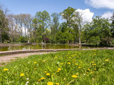Bulgaristan 'ın Sofya kentindeki Borisova gradina (Boris Garden)' ın İnanılmaz Baharı