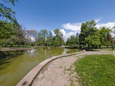 Bulgaristan 'ın Sofya kentindeki Borisova gradina (Boris Garden)' ın İnanılmaz Baharı