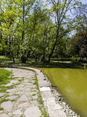 Bulgaristan 'ın Sofya kentindeki Borisova gradina (Boris Garden)' ın İnanılmaz Baharı