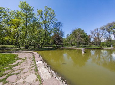 Bulgaristan 'ın Sofya kentindeki Borisova gradina (Boris Garden)' ın İnanılmaz Baharı
