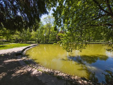 Bulgaristan 'ın Sofya kentindeki Borisova gradina (Boris Garden)' ın İnanılmaz Baharı