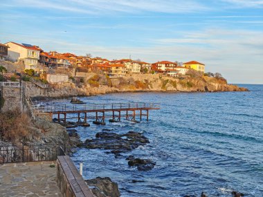 Bulgaristan 'ın Burgaz Bölgesi' nin Sozopol kentindeki tipik sokak ve evler