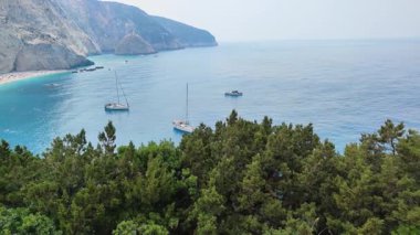 Yunanistan 'ın İyon Adaları' ndaki Lefkada kentindeki Porto Katsiki plajının büyüleyici manzarası