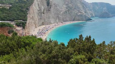 Yunanistan 'ın İyon Adaları' ndaki Lefkada kentindeki Porto Katsiki plajının büyüleyici manzarası