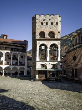 Bulgaristan 'ın Kyustendil Bölgesi, Rila (Rila Manastırı) Ortodoks Manastırı' nın sonbahar manzarası