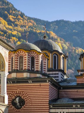 Bulgaristan 'ın Kyustendil Bölgesi, Rila (Rila Manastırı) Ortodoks Manastırı' nın sonbahar manzarası