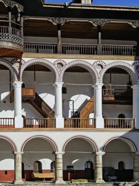 Bulgaristan 'ın Kyustendil Bölgesi, Rila (Rila Manastırı) Ortodoks Manastırı' nın sonbahar manzarası