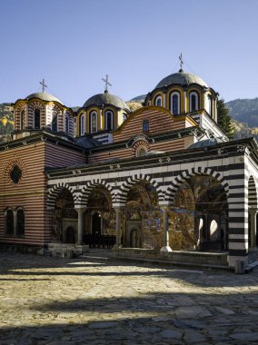 Bulgaristan 'ın Kyustendil Bölgesi, Rila (Rila Manastırı) Ortodoks Manastırı' nın sonbahar manzarası