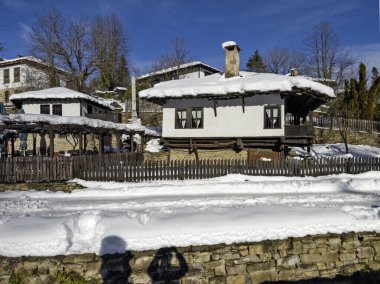 Bulgaristan 'ın Gabrovo bölgesinin Bozhentsi köyünün şaşırtıcı kış manzarası