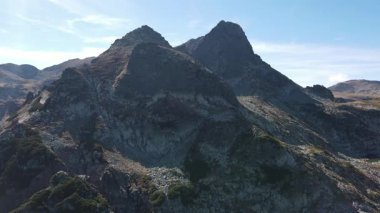 Bulgaristan 'ın Malyovitsa zirvesi yakınlarındaki Rila Dağı' nın şaşırtıcı sonbahar manzarası