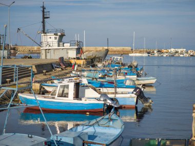 Bulgaristan 'ın Burgaz Bölgesi Sozopol limanının şaşırtıcı Günbatımı manzarası