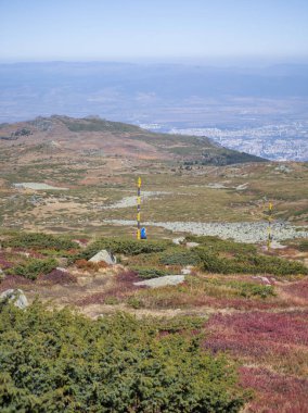 Bulgaristan 'ın Cherni Vrah zirvesi yakınlarındaki Vitosha Dağı' nın şaşırtıcı sonbahar manzarası