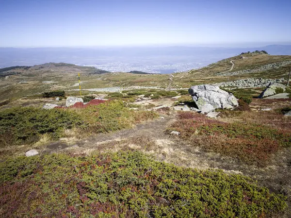 Bulgaristan 'ın Cherni Vrah zirvesi yakınlarındaki Vitosha Dağı' nın şaşırtıcı sonbahar manzarası