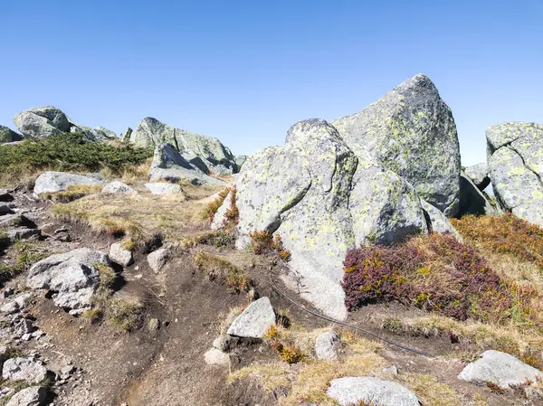 Bulgaristan 'ın Cherni Vrah zirvesi yakınlarındaki Vitosha Dağı' nın şaşırtıcı sonbahar manzarası