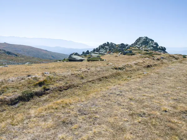 Bulgaristan 'ın Cherni Vrah zirvesi yakınlarındaki Vitosha Dağı' nın şaşırtıcı sonbahar manzarası
