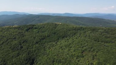 Rudina Dağı, Pernik Bölgesi, Bulgaristan 'ın İnanılmaz Yaz Manzarası