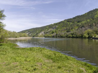 Pancharevo Gölü Bahar Manzarası, Sofya Şehir Bölgesi, Bulgaristan