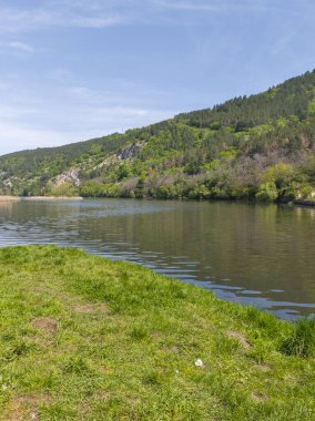Pancharevo Gölü Bahar Manzarası, Sofya Şehir Bölgesi, Bulgaristan