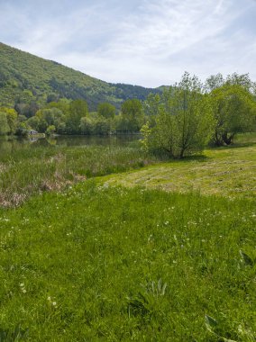 Pancharevo Gölü Bahar Manzarası, Sofya Şehir Bölgesi, Bulgaristan