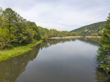 Pancharevo Gölü Bahar Manzarası, Sofya Şehir Bölgesi, Bulgaristan