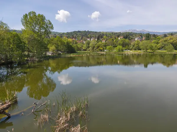 Pancharevo Gölü Bahar Manzarası, Sofya Şehir Bölgesi, Bulgaristan