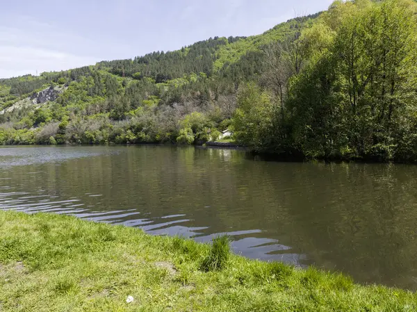 Pancharevo Gölü Bahar Manzarası, Sofya Şehir Bölgesi, Bulgaristan