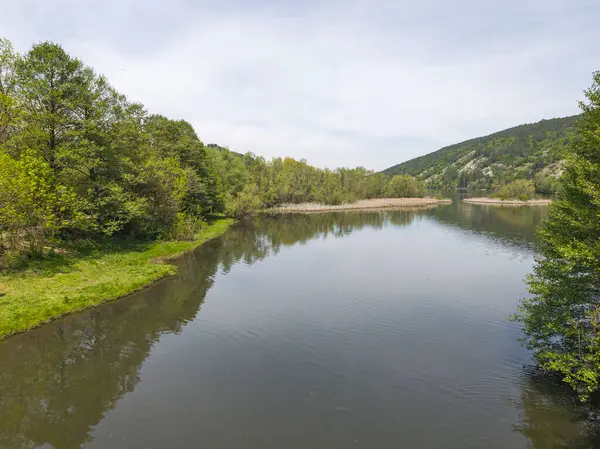 Pancharevo Gölü Bahar Manzarası, Sofya Şehir Bölgesi, Bulgaristan