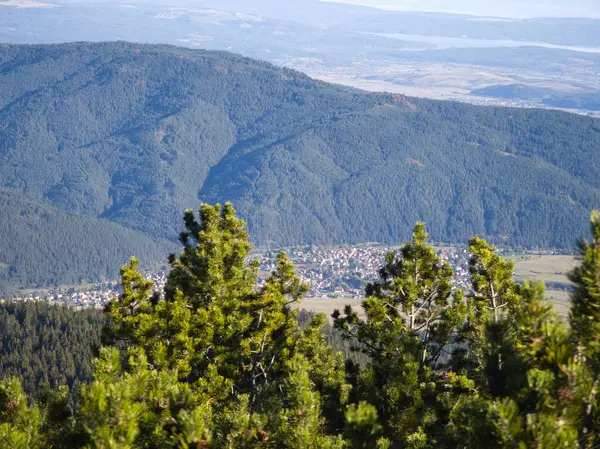 Rila Dağı 'nın Mechit yakınlarındaki muhteşem sonbahar manzarası ve Popova Kapa zirveleri, Bulgaristan