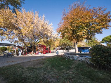 EDIRNE, TURKEY - Kasım 02, 2024: Edirne şehir merkezinin panoramik manzarası, Doğu Trakya, Türkiye