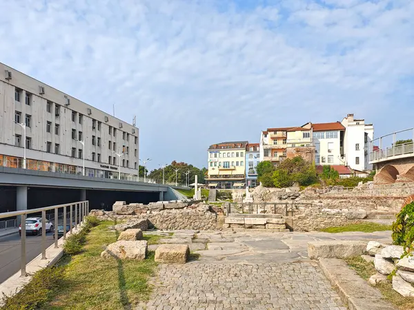 PLOVDIV, BULGARIA - 6 EYLÜL 2024: Bulgaristan 'ın Filibe kentinin şaşırtıcı Panoraması