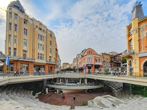 PLOVDIV, BULGARIA - 6 EYLÜL 2024: Bulgaristan 'ın Filibe kentinin şaşırtıcı Panoraması