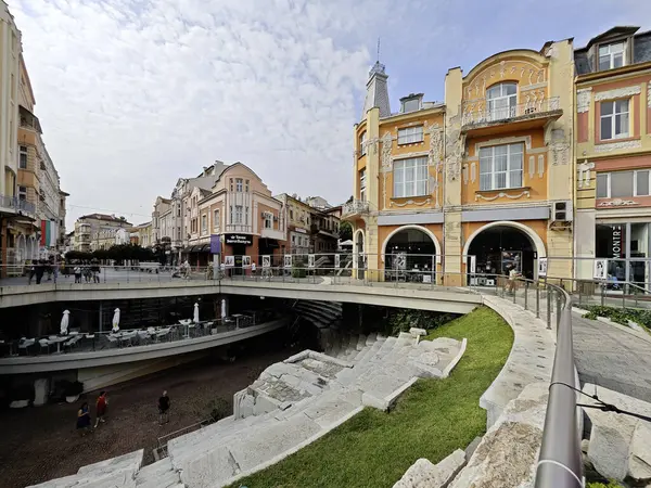 PLOVDIV, BULGARIA - 6 EYLÜL 2024: Bulgaristan 'ın Filibe kentinin şaşırtıcı Panoraması