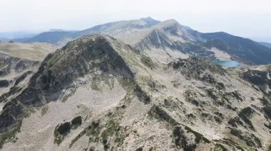 Bulgaristan 'ın Banderitsa Bölgesi yakınlarındaki Pirin Dağı' nın şaşırtıcı hava manzarası